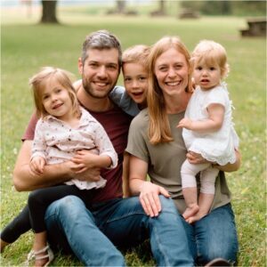 Scott-Family-300x300-circle-29047549407126c9f68ae944f09ca48f-605afc59e679f